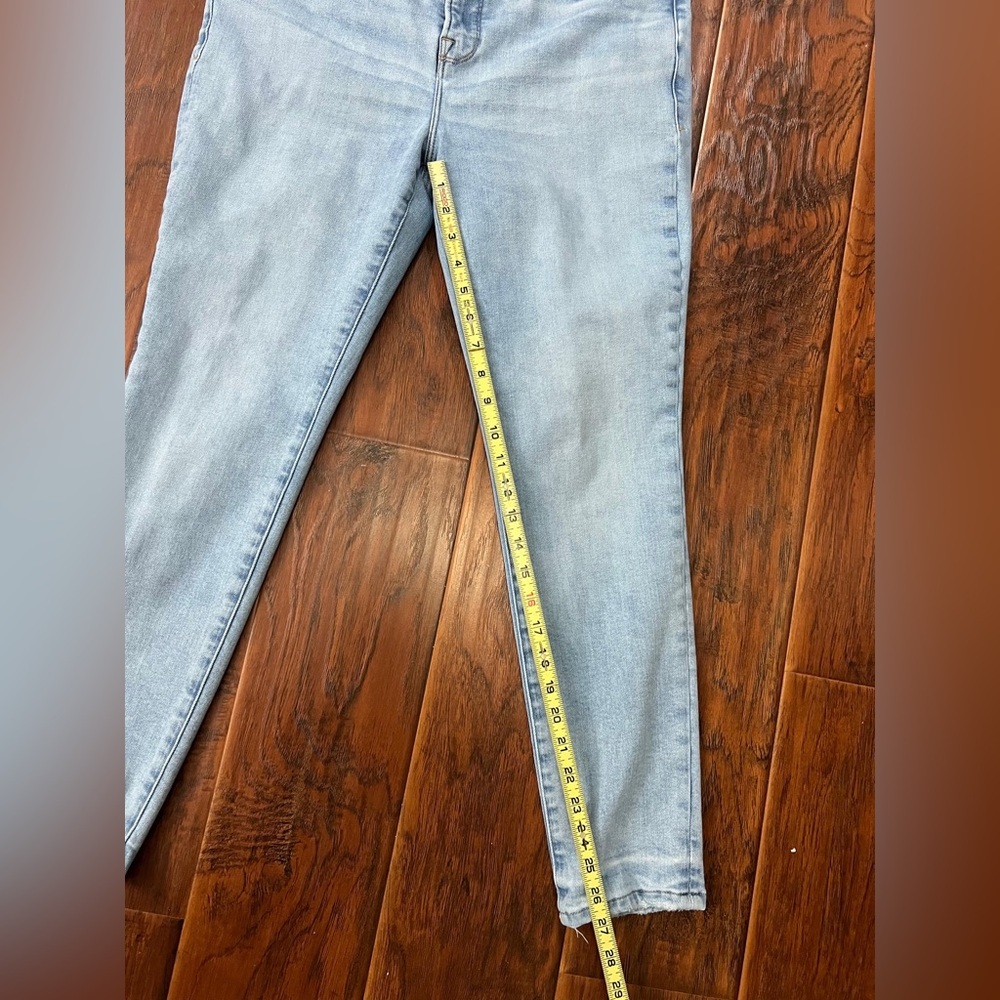 Size 14 / 32 -- Good American Light Blue Skinny Jeans - Picture 4 of 6
